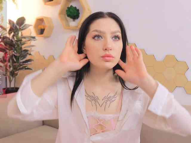 MayaMoon webcam