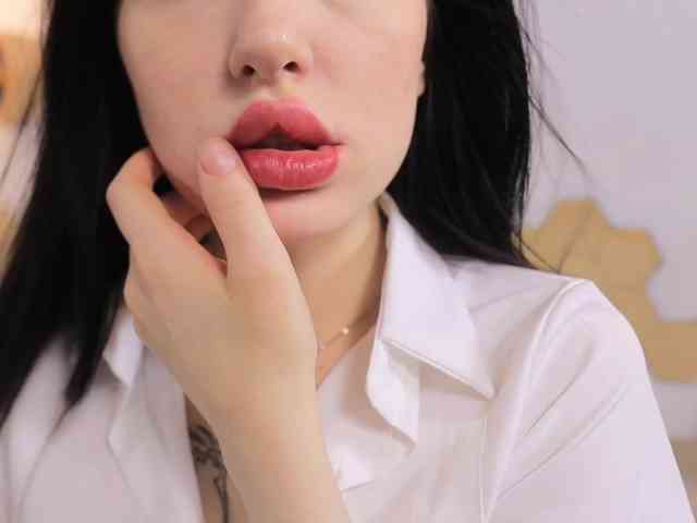 MayaMoon webcam