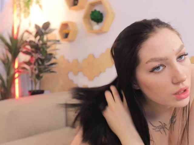 MayaMoon webcam