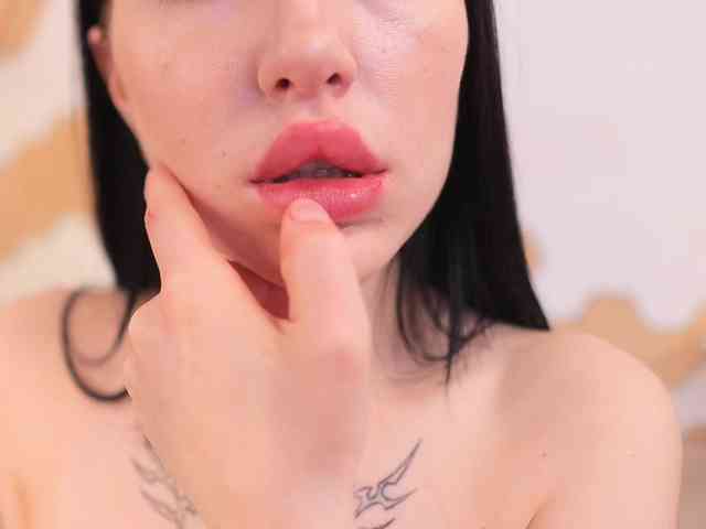 MayaMoon webcam