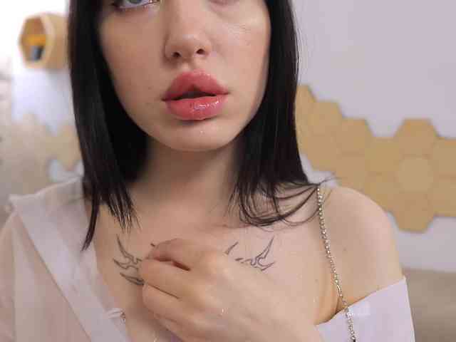 MayaMoon webcam