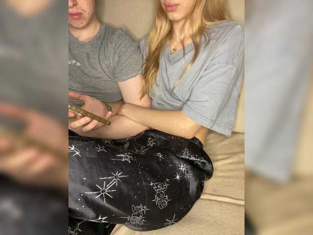 LinaTwins's BongaCams show and profile