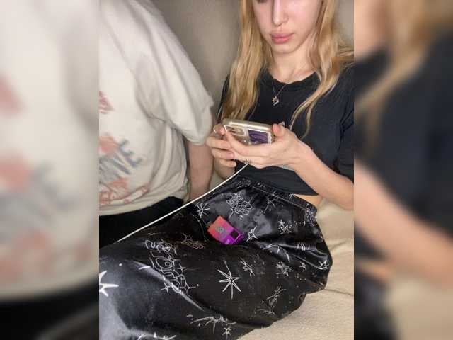 LinaTwins's BongaCams show and profile