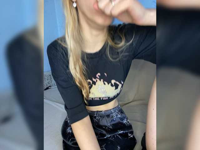 LinaTwins's BongaCams show and profile