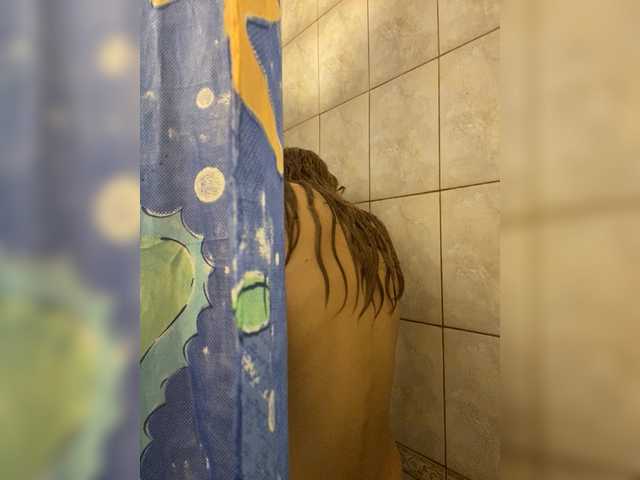 LinaTwins's BongaCams show and profile