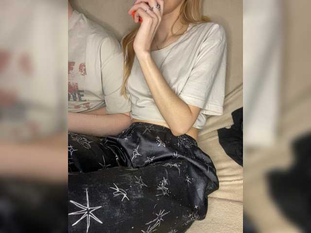 LinaTwins's BongaCams show and profile