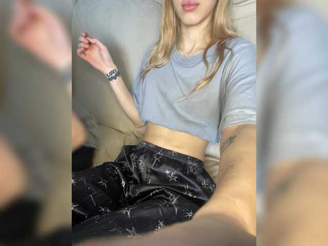 LinaTwins's BongaCams show and profile