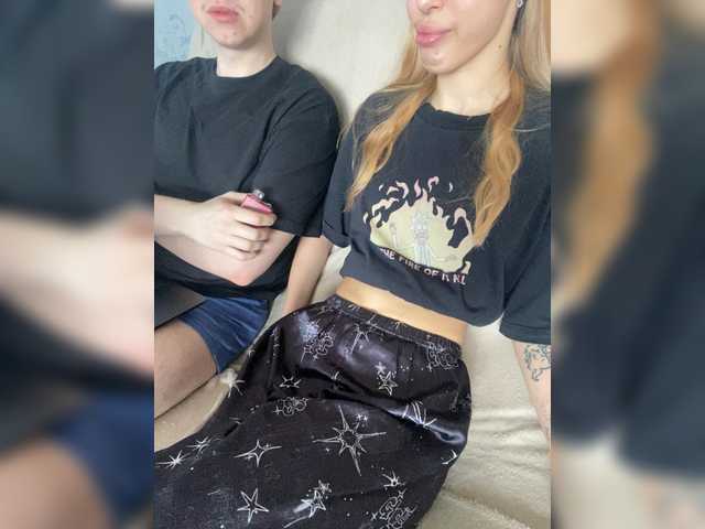 LinaTwins's BongaCams show and profile