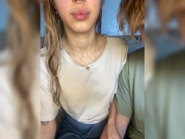 LinaTwins's BongaCams show and profile