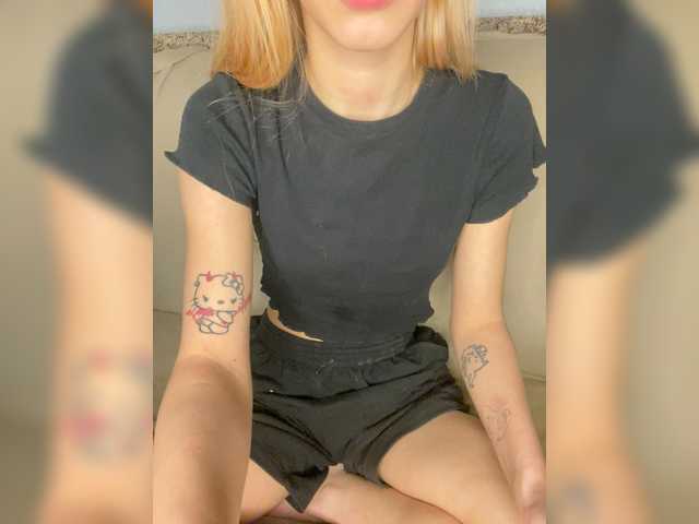 LinaTwins's BongaCams show and profile