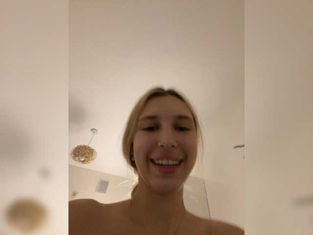 LinaTwins live cam