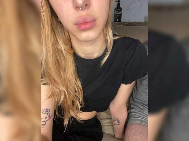 LinaTwins's BongaCams show and profile