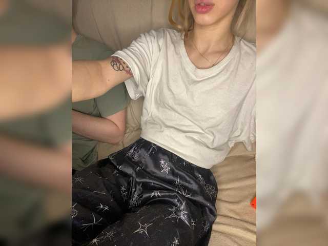 LinaTwins's BongaCams show and profile