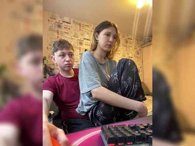 live voyeur web cam LinaTwins