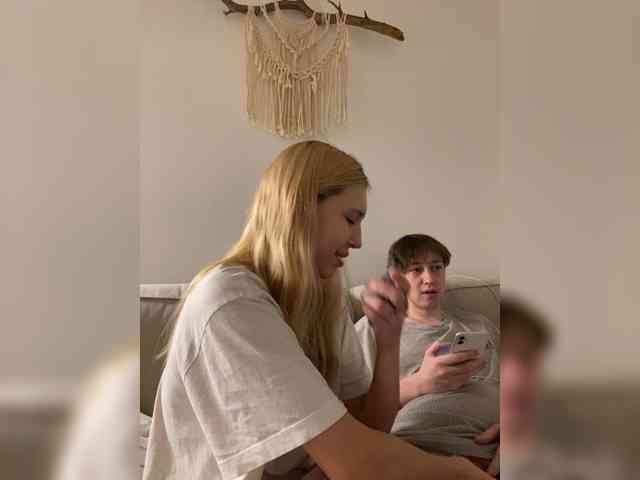 LinaTwins Live Webcam on BongaCams