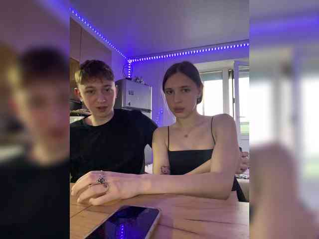 chat room nude LinaTwins