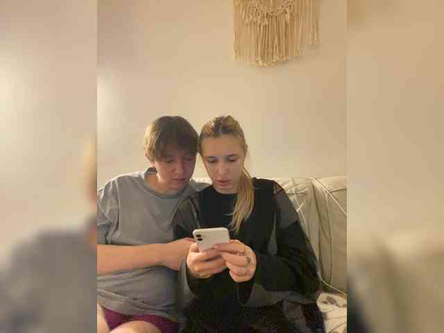 LinaTwins Live Webcam on BongaCams