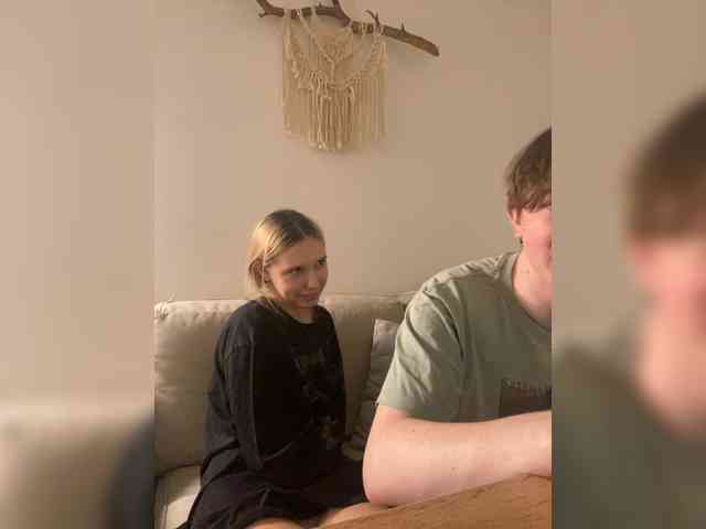 LinaTwins Live Webcam on {site_name}