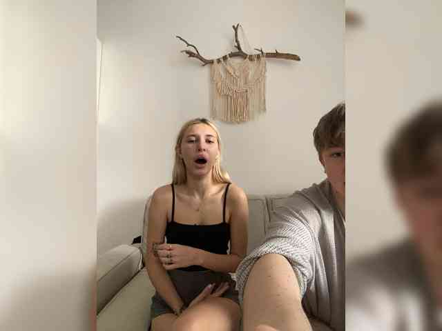 LinaTwins's webcam live show