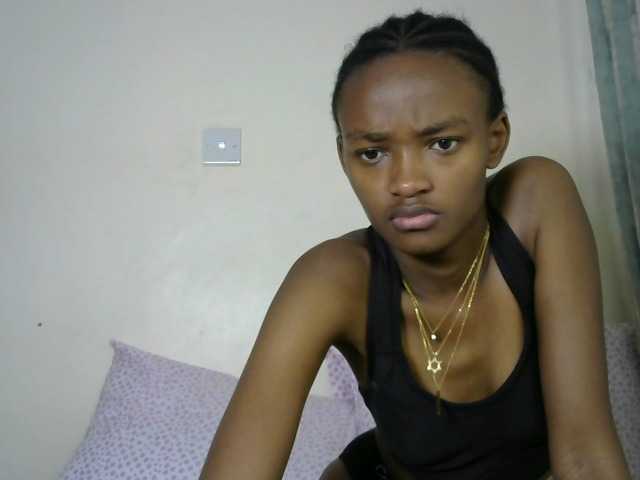 prettyqueenie254a