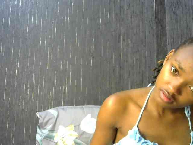 prettyqueenie254a webcam