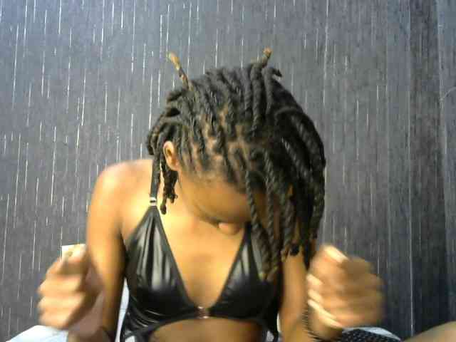 prettyqueenie254a webcam