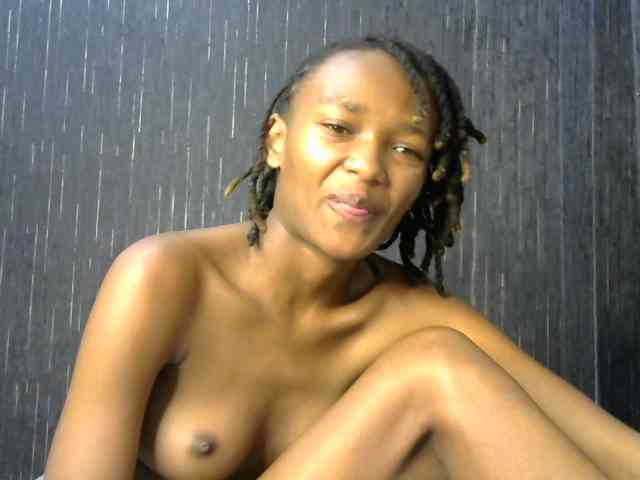 prettyqueenie254a webcam