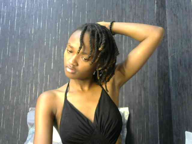 prettyqueenie254a webcam