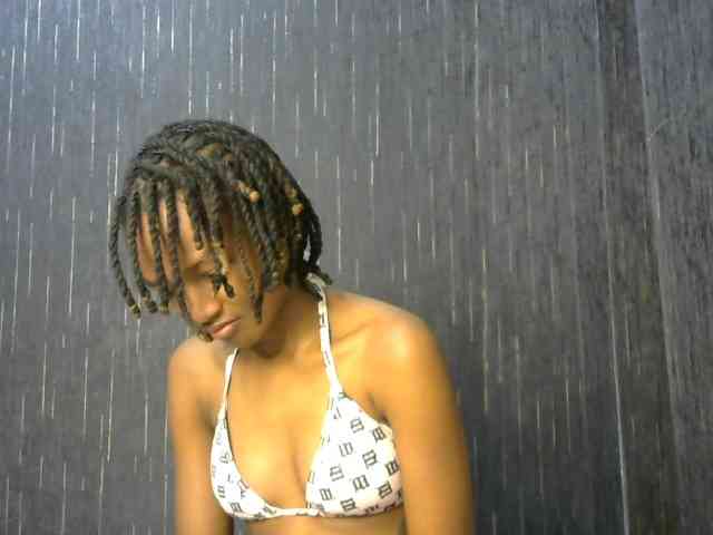 prettyqueenie254a webcam
