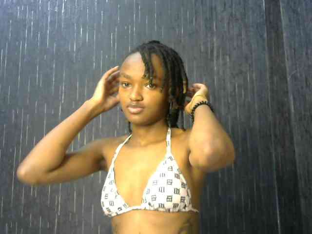 prettyqueenie254a webcam