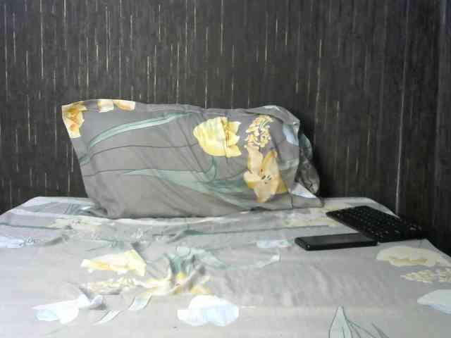 prettyqueenie254a webcam