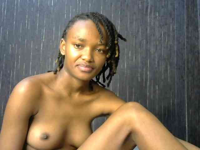 prettyqueenie254a webcam