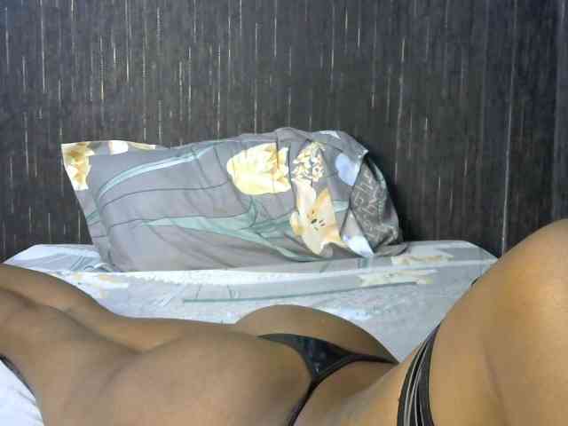 prettyqueenie254a webcam
