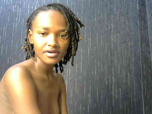 prettyqueenie254a webcam