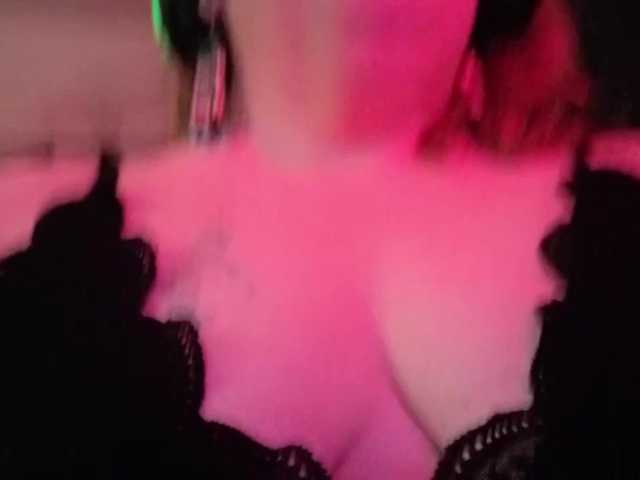 Peachynessa's BongaCams show and profile