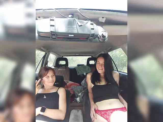 Eva-AND-Lika webcam