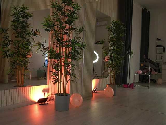 EmmaBlanco's BongaCams show and profile