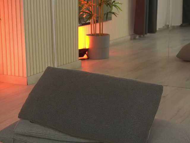 EmmaBlanco's BongaCams show and profile