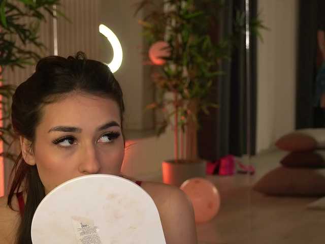 EmmaBlanco's BongaCams show and profile