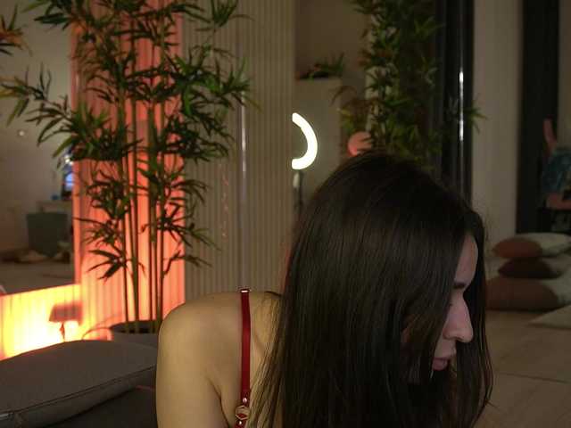 EmmaBlanco's BongaCams show and profile