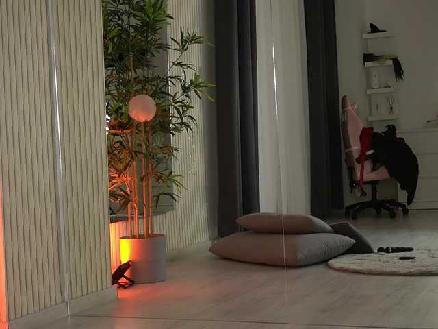 EmmaBlanco's BongaCams show and profile