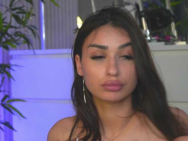 EmmaBlanco's BongaCams show and profile