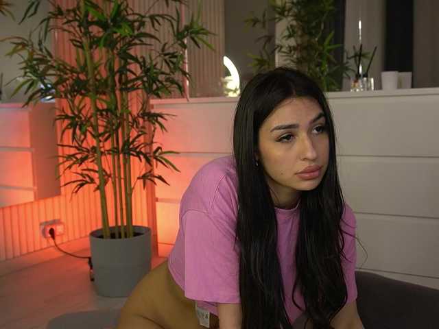 EmmaBlanco's BongaCams show and profile