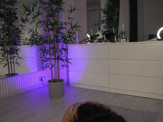 EmmaBlanco's BongaCams show and profile