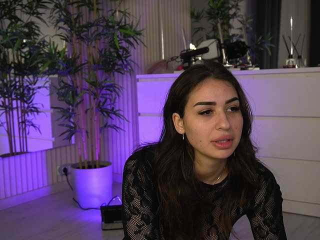 EmmaBlanco's BongaCams show and profile