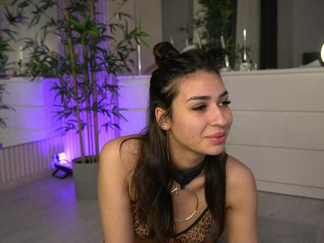 EmmaBlanco's BongaCams show and profile