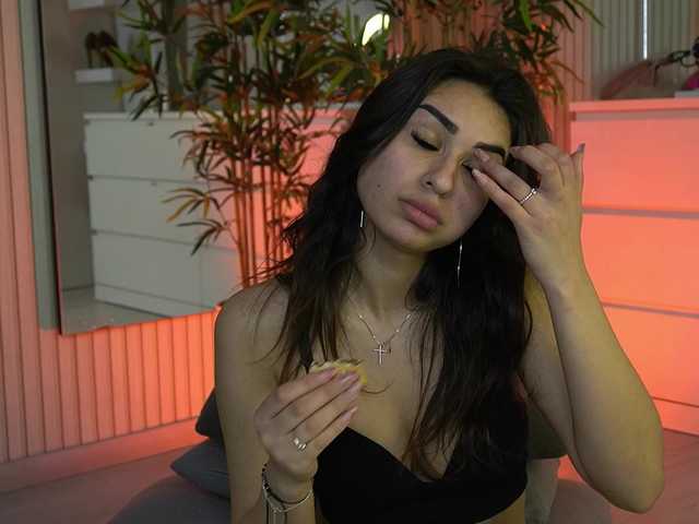 EmmaBlanco's BongaCams show and profile