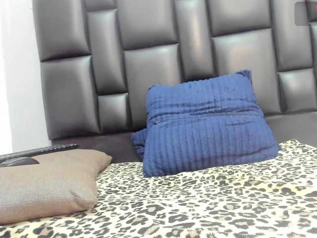krystalcatro on BongaCams 