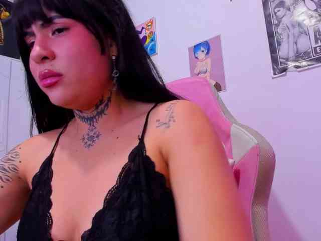CleoMoonnude webcam