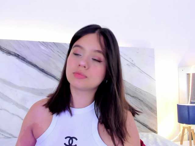 thamiina's BongaCams show and profile